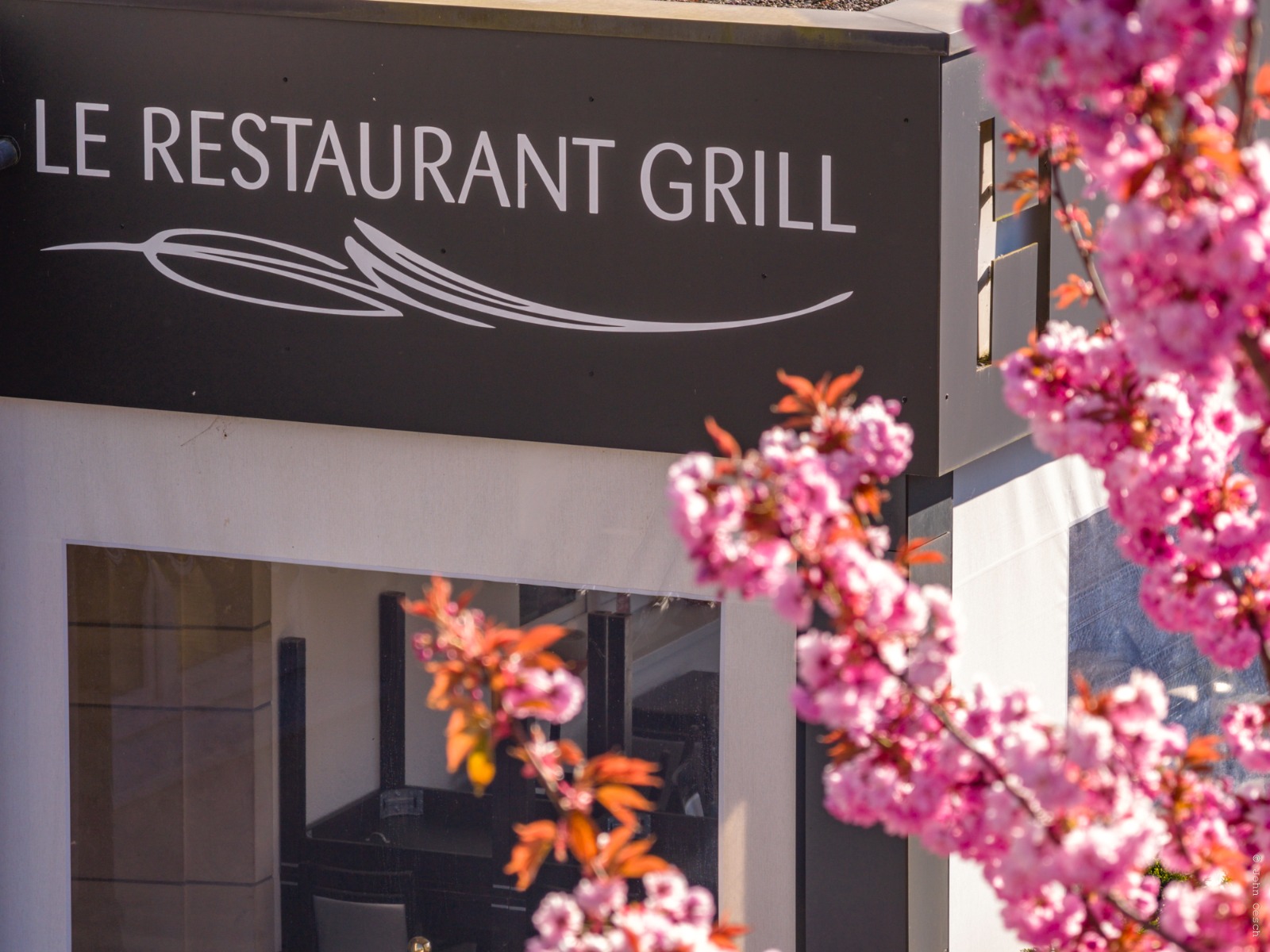 Le Restaurant Grill — enseigne