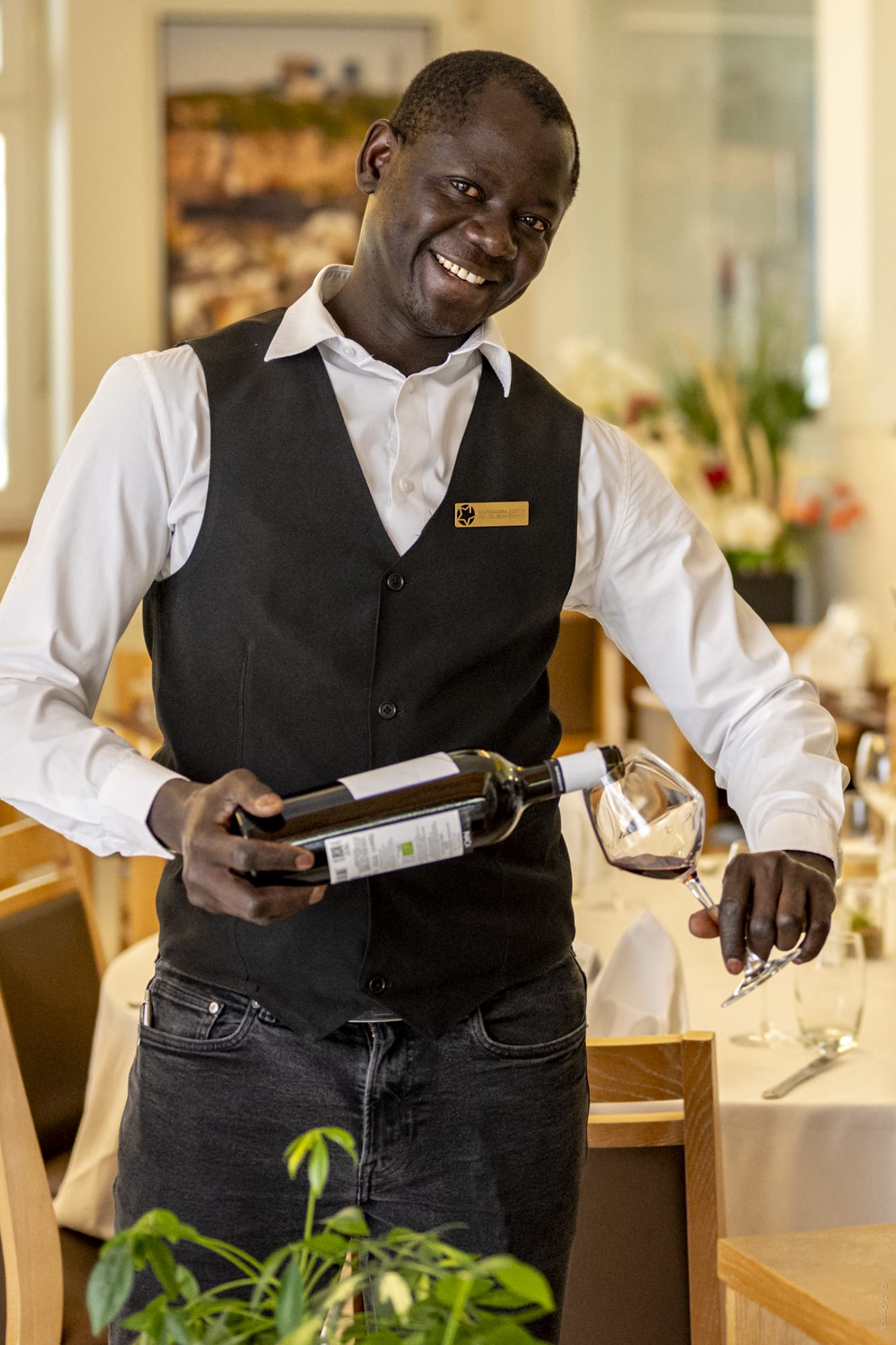 Notre sommelier — service du vin