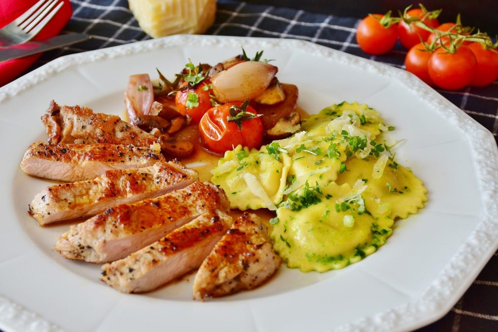 Restaurant — cuisine ouverte